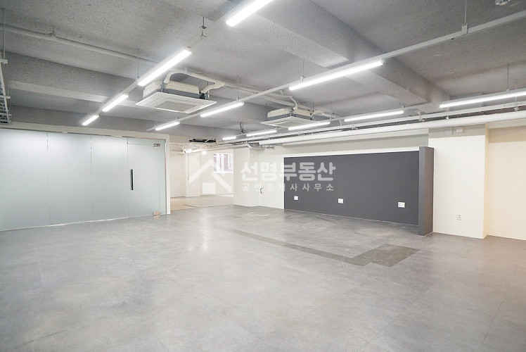 서울 성동구 성수동2가 전 93평, 면적대비 저렴, 즉시입주, 주차3대 월세 매물번호 12260 사진 3