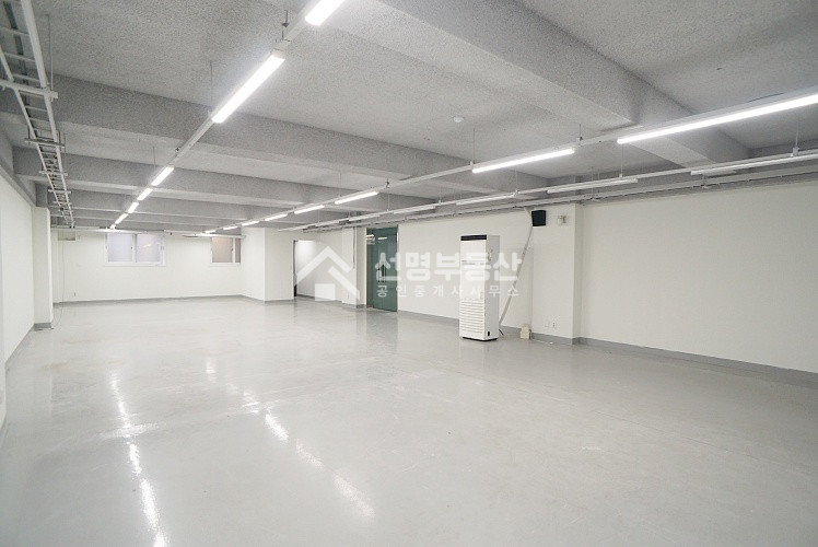 서울 성동구 성수동2가 전 93평, 면적대비 저렴, 즉시입주, 주차3대 월세 매물번호 12260 사진 11