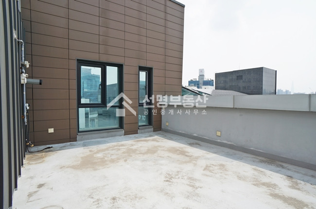 서울 성동구 성수동1가 뚝섬역 도보2분, 신축급 외관, 테라스 월세 매물번호 10347 사진 7