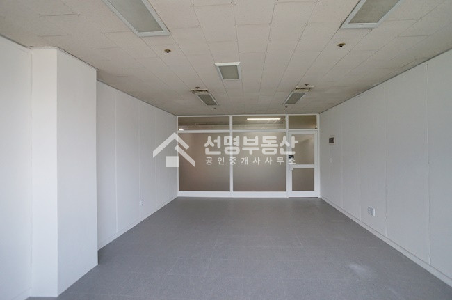 서울 성동구 성수동2가 279-50 복합상가 2층 사무실, 주차가능 월세 매물번호 10949 사진 1