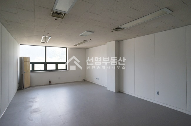 서울 성동구 성수동2가 279-50 복합상가 2층 사무실, 주차가능 월세 매물번호 10949 사진 4