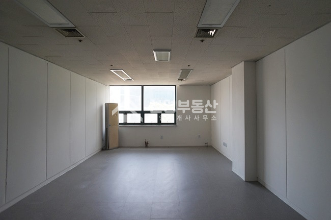 서울 성동구 성수동2가 279-50 복합상가 2층 사무실, 주차가능 월세 매물번호 10949 사진 5