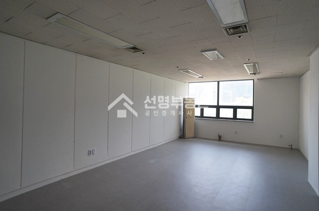 서울 성동구 성수동2가 279-50 복합상가 2층 사무실, 주차가능 월세 매물번호 10949 사진 6