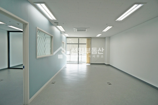서울 성동구 성수동2가 성수아크밸리동 룸 인테리어, 근생사무실, 원복없음 월세 매물번호 11816 사진 2