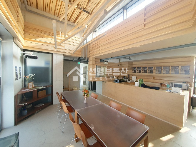 서울 성동구 성수동2가 연무장길, 초고층+루프탑 월세 매물번호 12324 사진 2