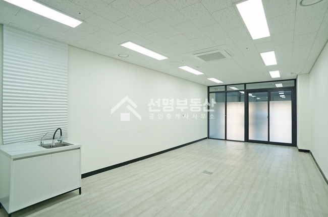 서울 성동구 성수동1가 소형사무실 급매, 실입주 , 이자가 임대료 보다 저렴 매매 매물번호 10147 사진 1