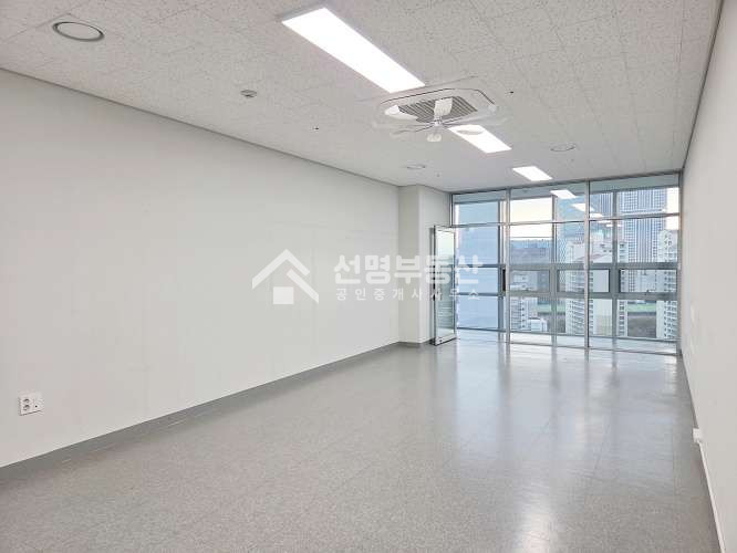 서울 성동구 성수동1가 고층뷰, 남향, 즉시입주 월세 매물번호 12342 사진 1