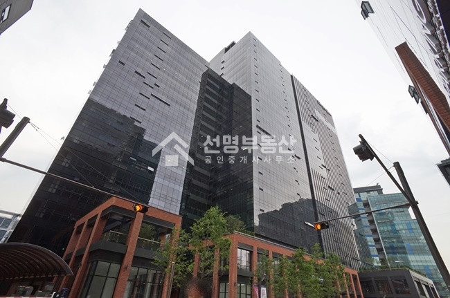서울 성동구 성수동2가 생각공장 지하 창고형 사무실 임대 월세 매물번호 10262 사진 1