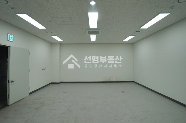 서울 성동구 성수동2가 생각공장 지하 창고형 사무실 임대 월세 매물번호 10262 사진 2