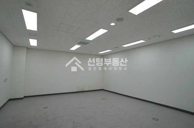 서울 성동구 성수동2가 생각공장 지하 창고형 사무실 임대 월세 매물번호 10262 사진 3