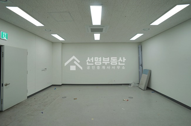 서울 성동구 성수동2가 생각공장 지하 창고형 사무실 임대 월세 매물번호 10261 사진 3